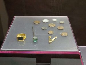 Image of Roman Artefacts in the Canterbury Roman Museum